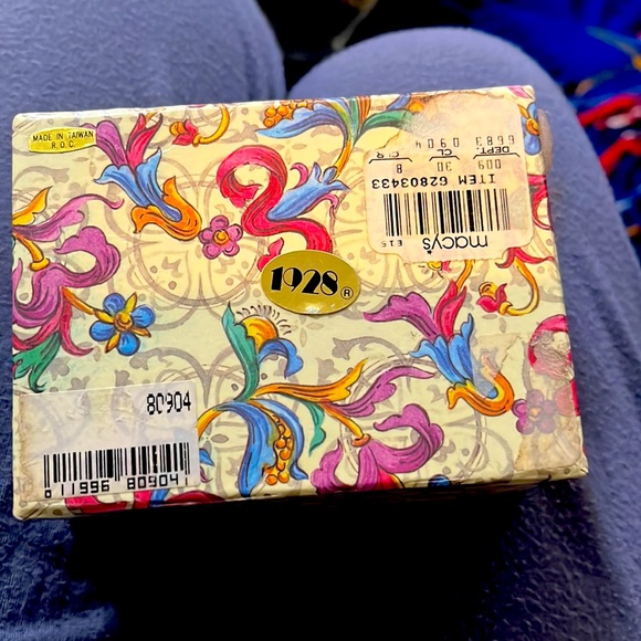 Vintage small jewelry or storage box with a lid and mirror. Macy’s. Collectible. - Picture 6 of 16